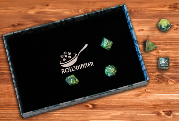 Roll for Dinner dice tray with 3 dice